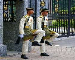 You can see the changing of the guard ceremony by the Presidential Security Forces. The ceremony is held at 8:00 am on the last Sunday of the month. I